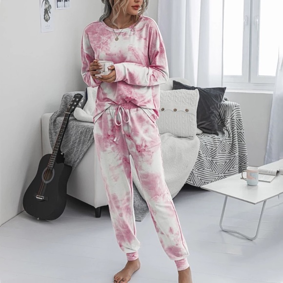 NEW Two Piece Pink Tie Dye Lounge Set - Picture 7 of 12
